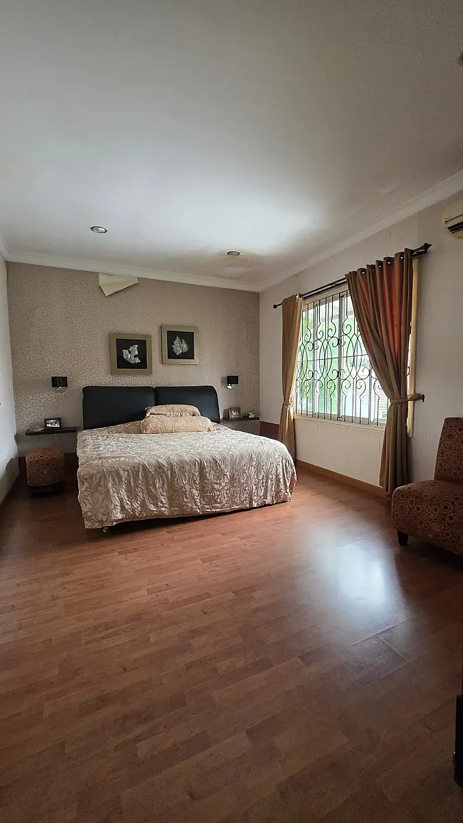 Rumah Alam Sutera Hadap Boulevard