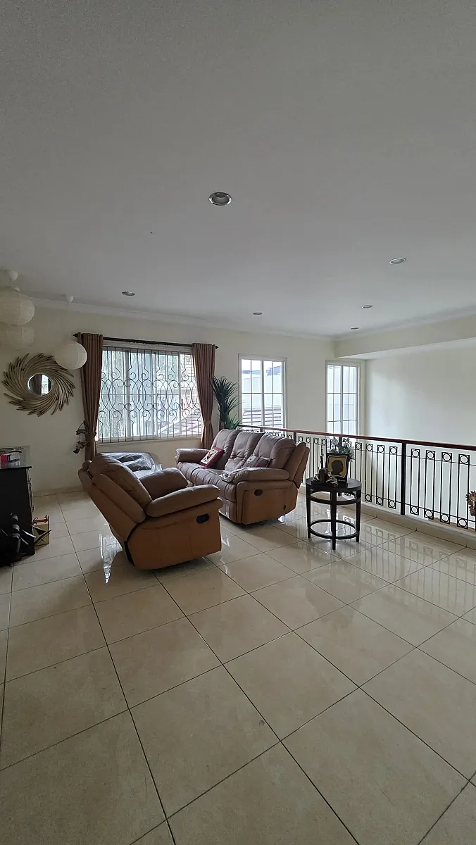 Rumah Alam Sutera Hadap Boulevard