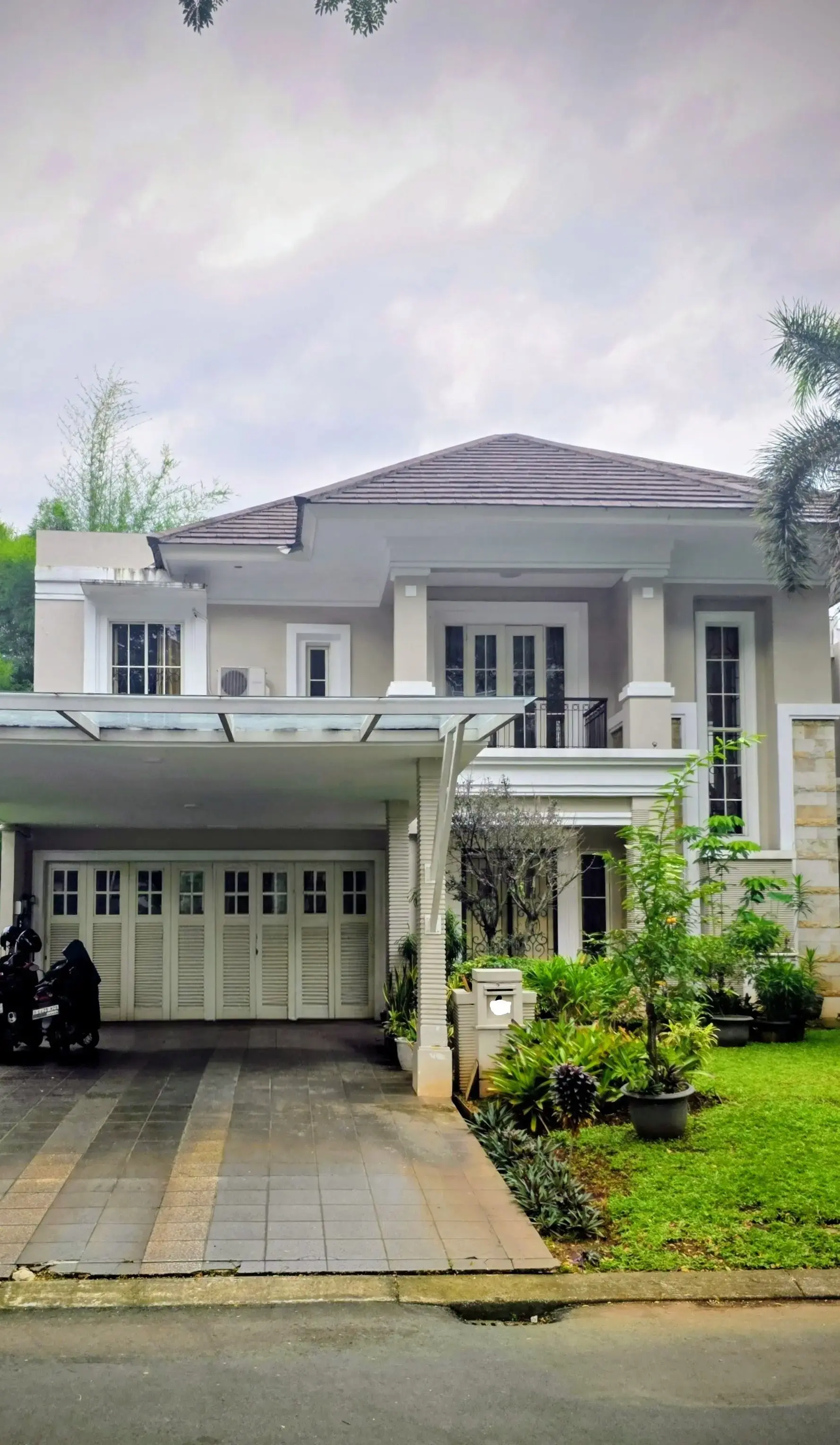 Rumah Alam Sutera Hadap Boulevard